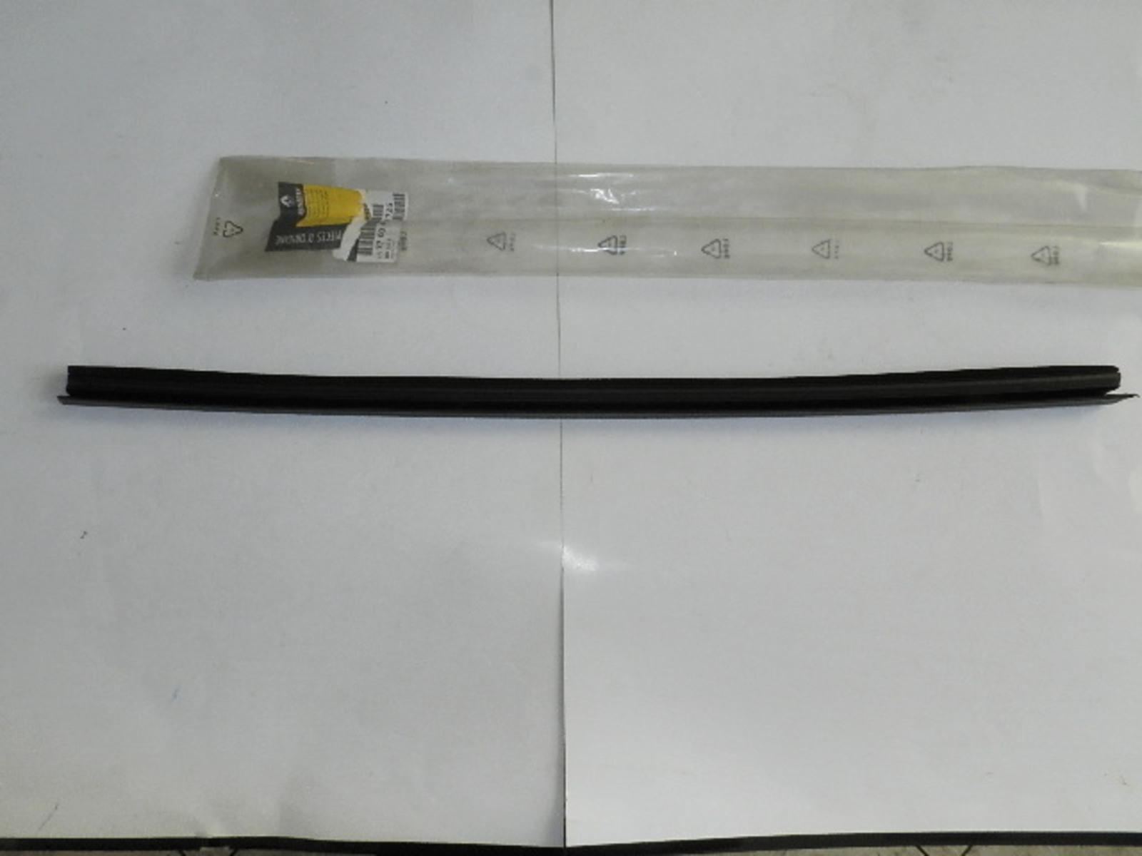 SAĞ ÖN CAM FİTİLİ MGN