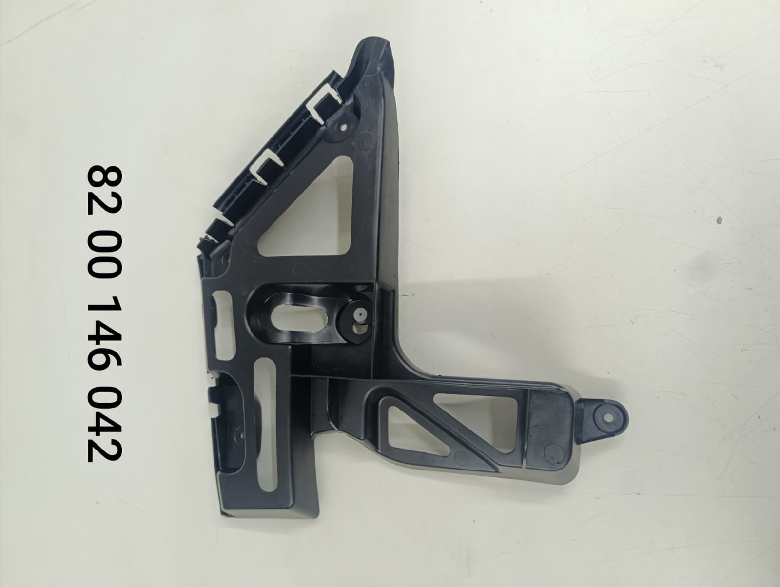 ARKA TAMPON BRAKETİ SAĞ ARKA MGN2 SEDAN