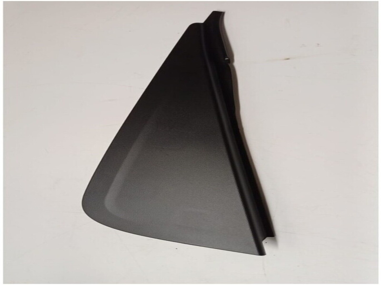 Arka Sağ Cam Köşe Bandı DUSTER (2018-2023)